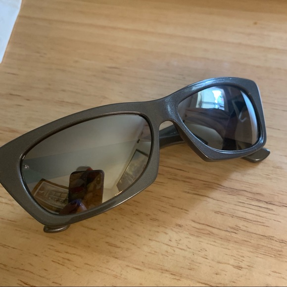 Gucci Sunglasses - Picture 12 of 14